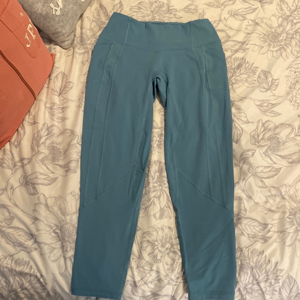 TYC-Til You Collapse Effortless Heart Booty Leggings color Marlin